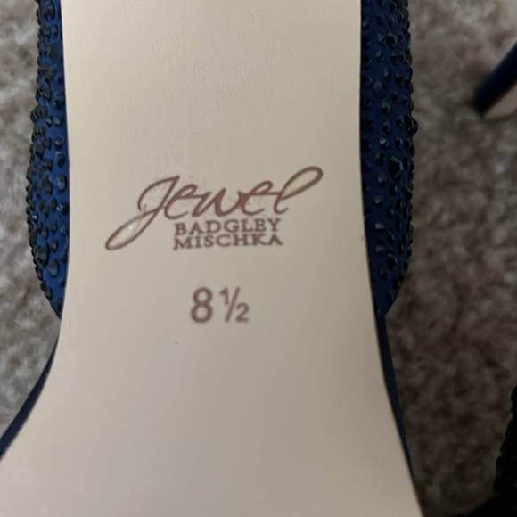 Jewel Badgley Mischka Stiletto, Women’s 8.5, Blue w/Rhinestones. - Picture 4 of 7